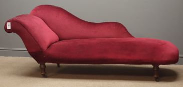 Early 20th century chaise longue, upholstered in red velvet, turned supports,