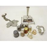 Edwardian silver desk top pen stand Sheffield 1901, one silver and other thimbles,