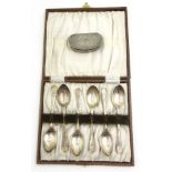 Silver kidney shaped snuff box, Birmingham 1914 and a set of six silver golf teaspoons approx 4oz