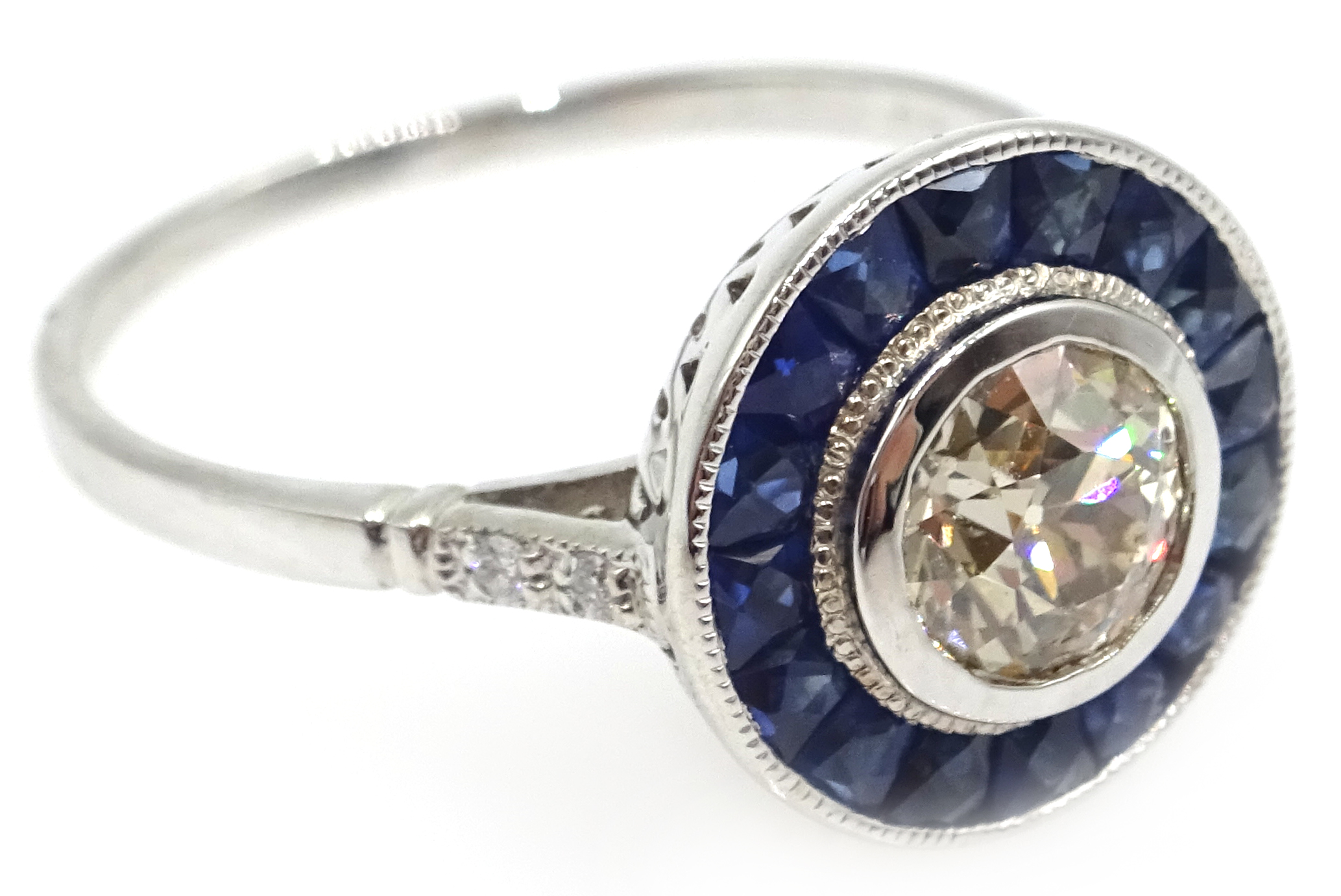 18ct white gold (tested) Art Deco style sapphire and diamond circular ring, central diamond 0. - Image 3 of 5