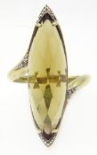 9ct gold (tested) smoky quartz and diamond ring Condition Report Approx 4.