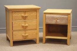 Oak chest, three drawers, stile supports (W54cm, H64cm, D44cm),