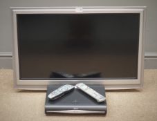Panasonic TX-LD32D28BS LCD TV with remote,