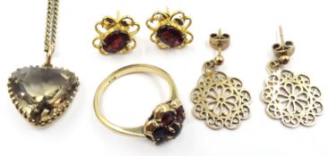 Pair of gold garnet stud ear-rings, garnet cluster ring,