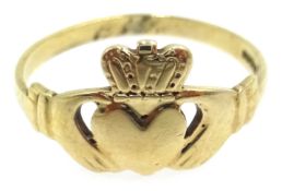 9ct gold Claddagh ring, hallmarked Condition Report Size N, approx 1.