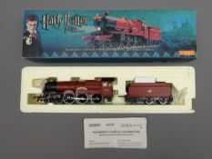 Hornby 'OO' gauge Harry Potter Hogwarts Express 4-6-0 locomotive 'Hogwarts Castle' No.