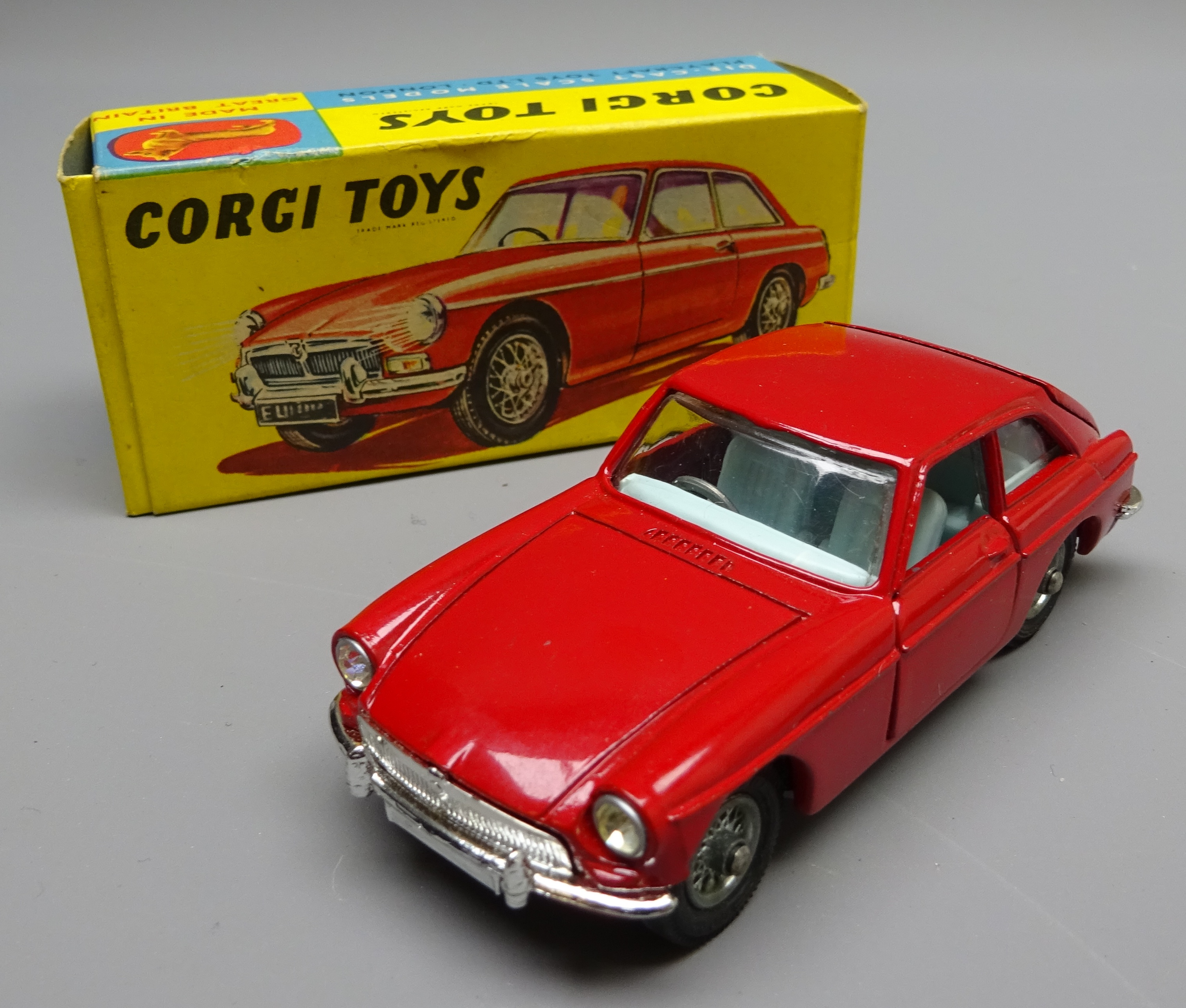 Corgi MGB GT No.