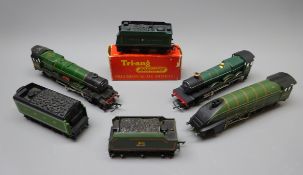 Hornby 'OO' gauge: three locomotives with tenders comprising Class A4 4-6-2 'Mallard' No.