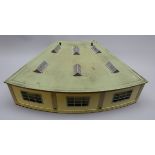 Marklin '00' guage tinplate three-rail engine shed of fan shaped segmental form with windows,