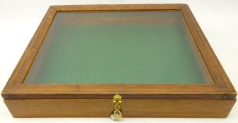 Table top glazed display case with baize lined base,