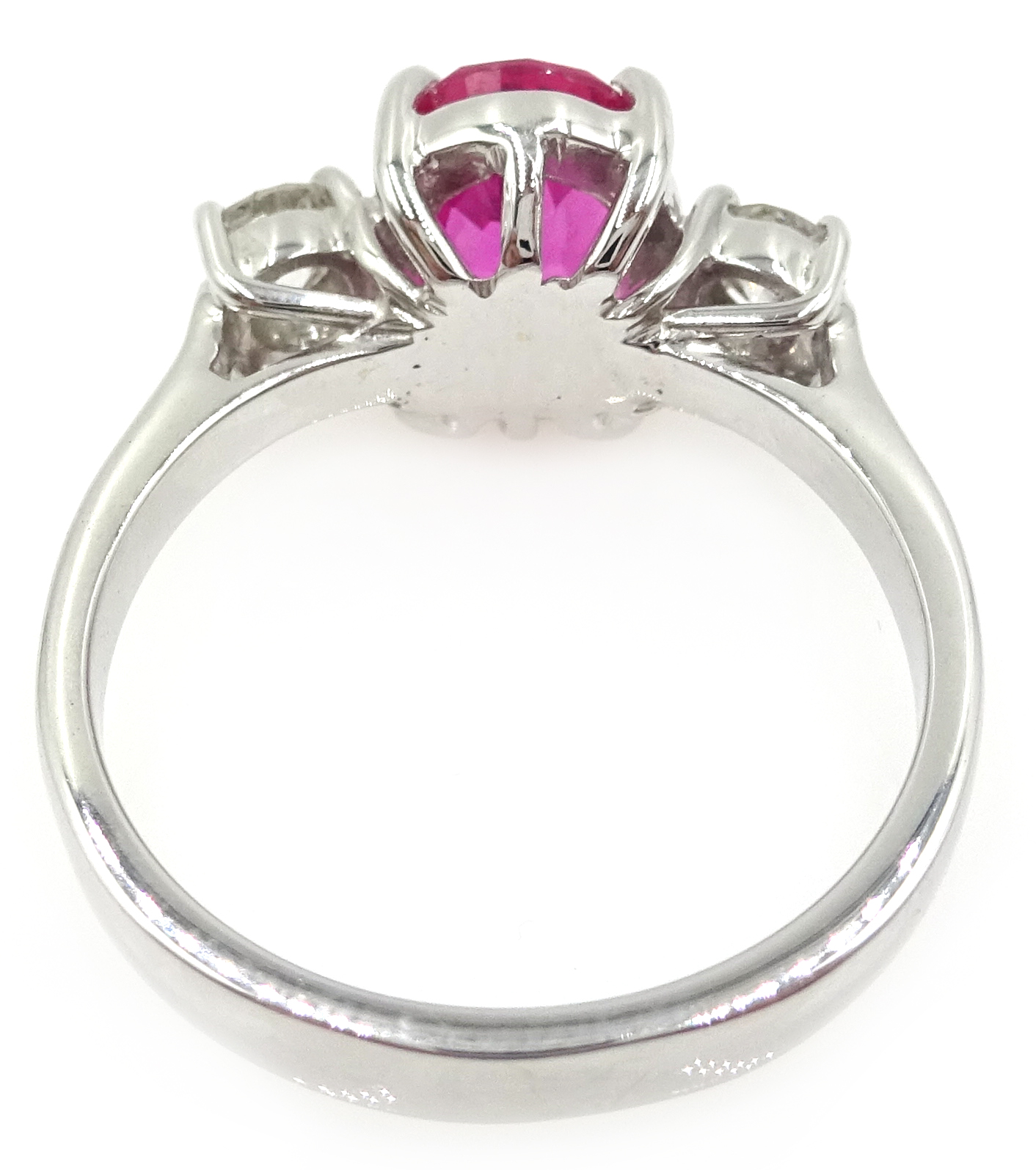 18ct white gold oval pink sapphire and diamond three stone ring, hallmarked, sapphire 2. - Image 4 of 5