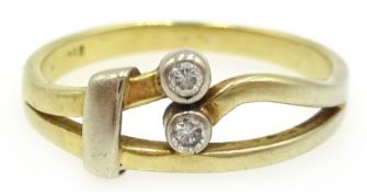 18ct gold two stone diamond cross over ring, stamped 750 Condition Report Approx 3.