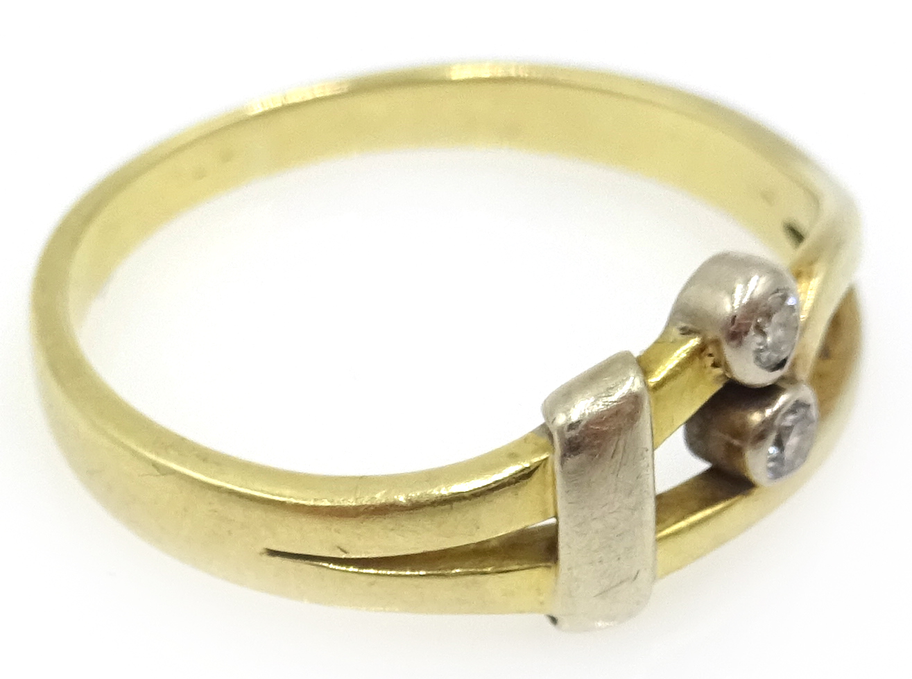 18ct gold two stone diamond cross over ring, stamped 750 Condition Report Approx 3. - Image 2 of 3