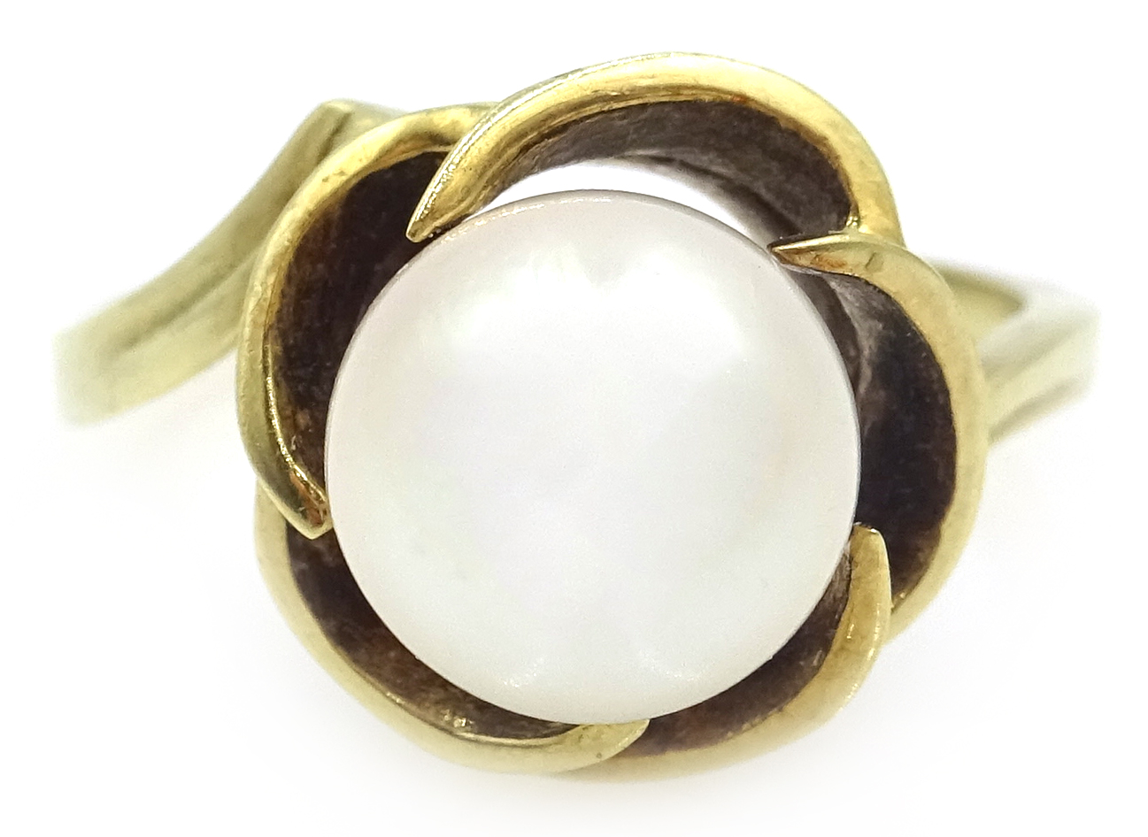 14ct gold single pearl flower design ring, stamped 585 Condition Report Approx 4. - Image 2 of 4
