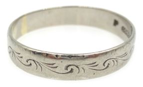 18ct white gold wedding band, engraved decoration, approx 3.