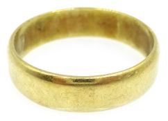 18ct gold wedding band, hallmarked, approx 3.