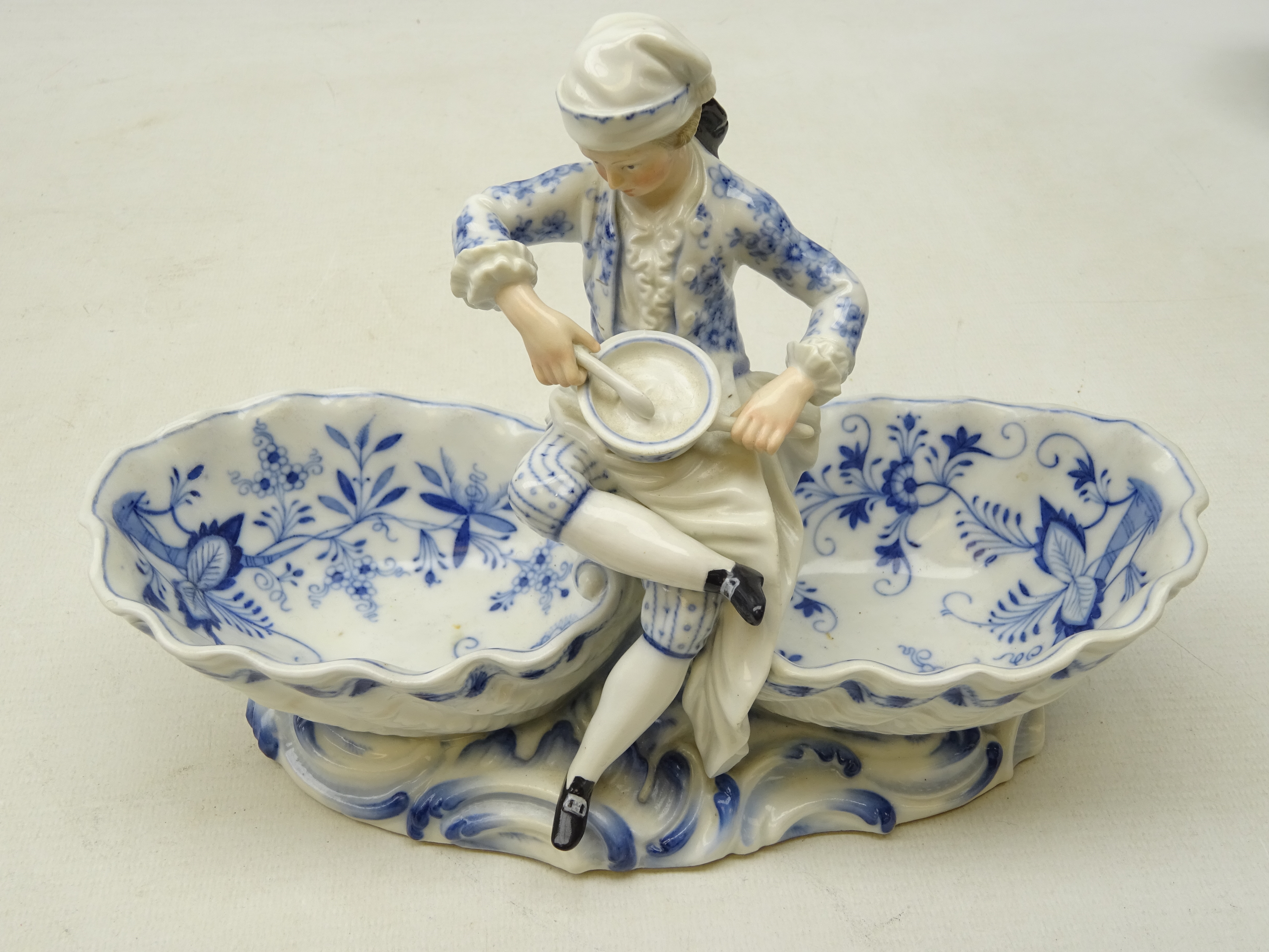 Pair of Dresden blue & white porcelain double salts, - Image 4 of 9