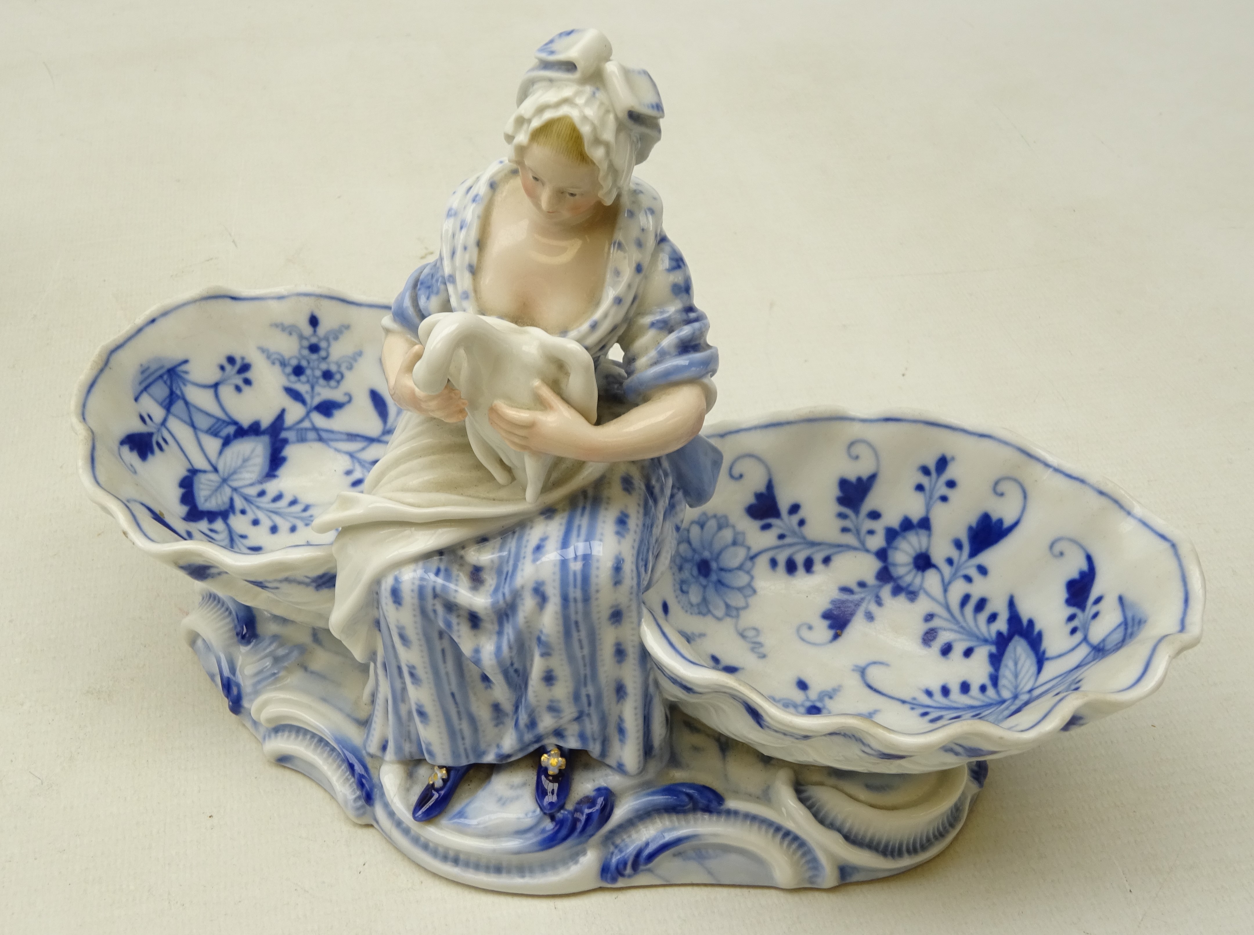 Pair of Dresden blue & white porcelain double salts, - Image 3 of 9