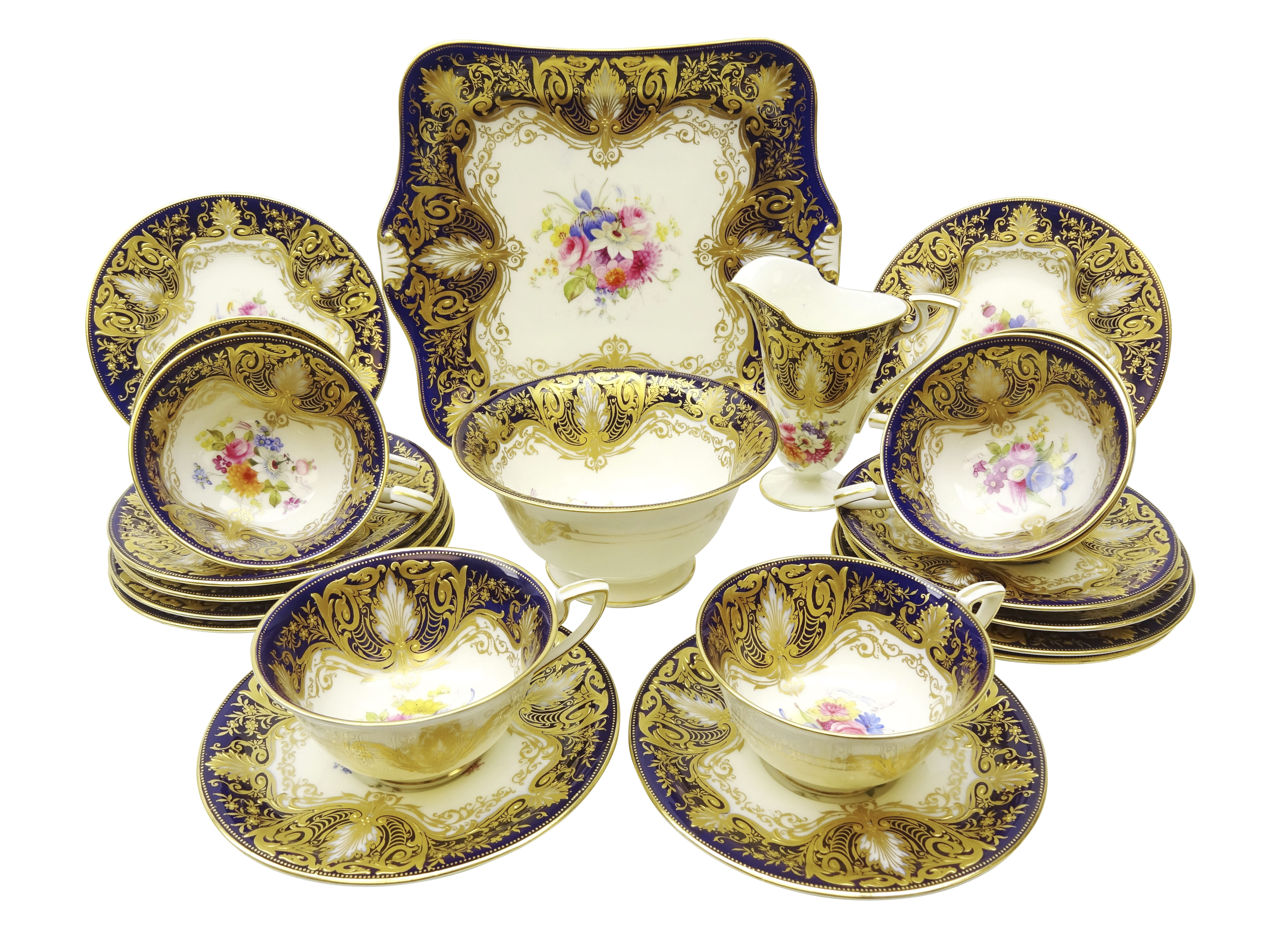 Early 20th century Royal Worcester tea service for six persons hand painted with floral sprays by