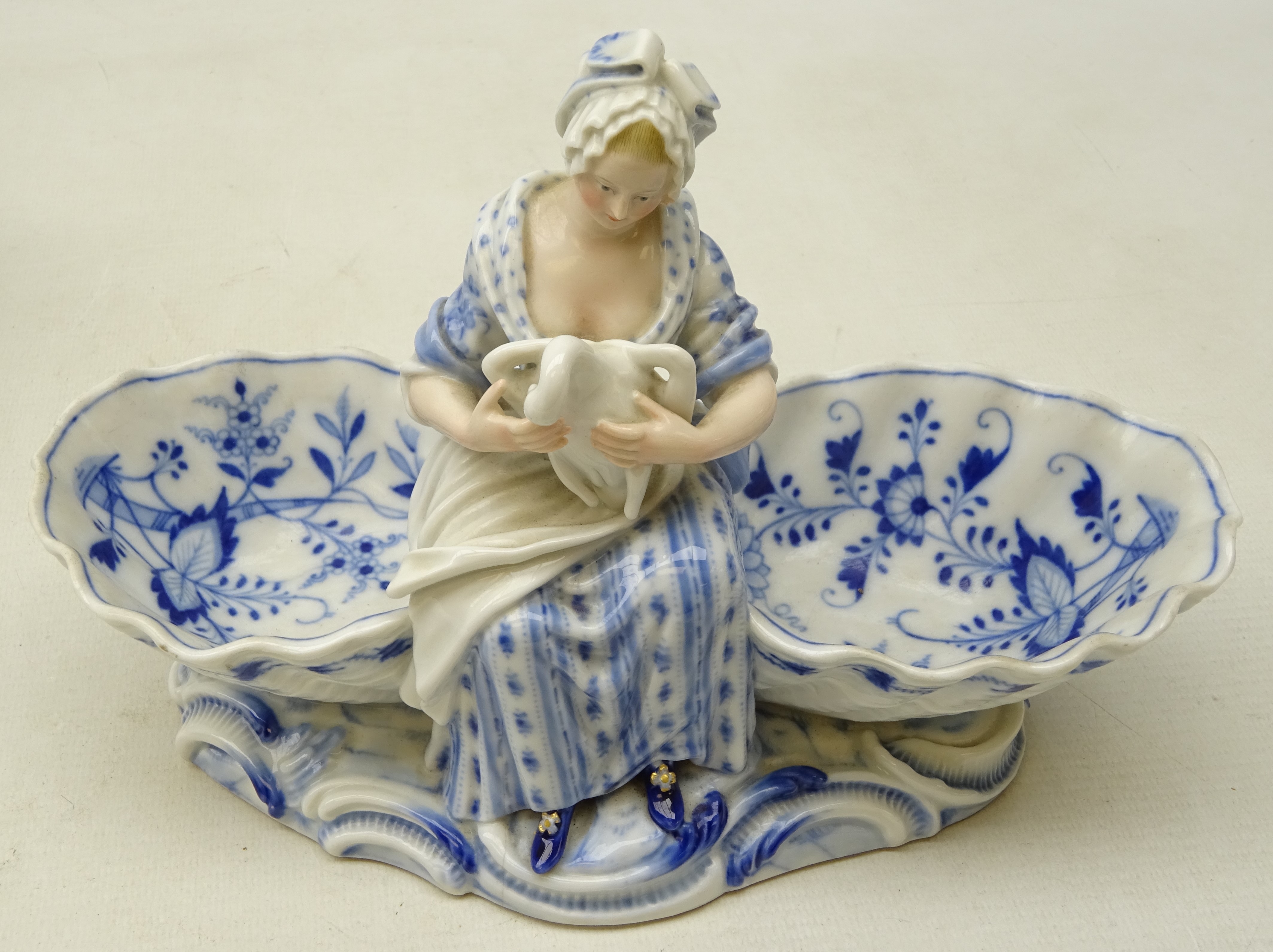 Pair of Dresden blue & white porcelain double salts, - Image 2 of 9