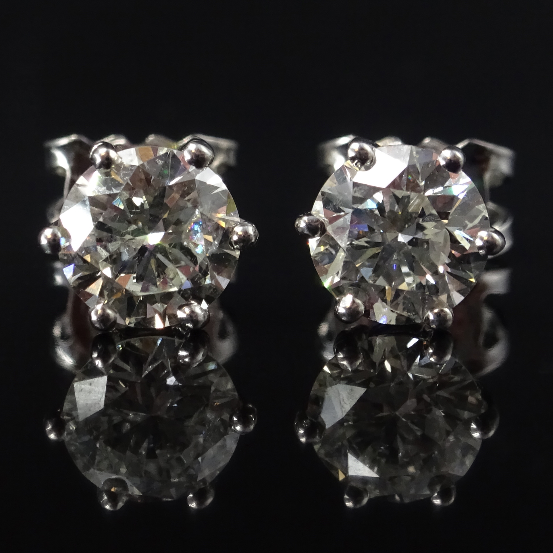 Pair of 18ct white gold diamond stud ear-rings, hallmarked, each diamond approx 0. - Image 2 of 5