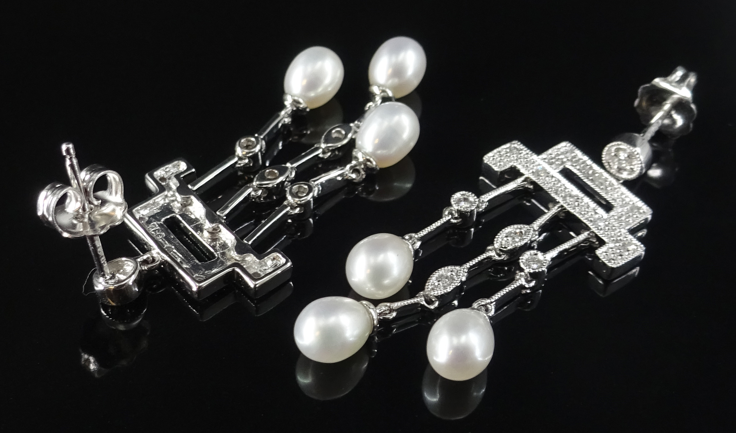 Pair of 18ct white gold Art Deco style pearl and diamond pendant ear-rings, - Image 2 of 3