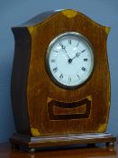 Early 20th century mahogany mantel clock, shaped case inlaid with fans and boxwood stringing,
