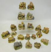 Twenty Lilliput Lane cottages, all Collectors Club, Symbols of Membership,