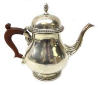 Silver teapot by Walker & Hall Birmingham 1964 approx 18oz gross Condition Report