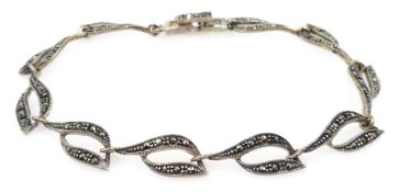 Silver marcasite link bracelet, hallmarked Condition Report <a href='//www.