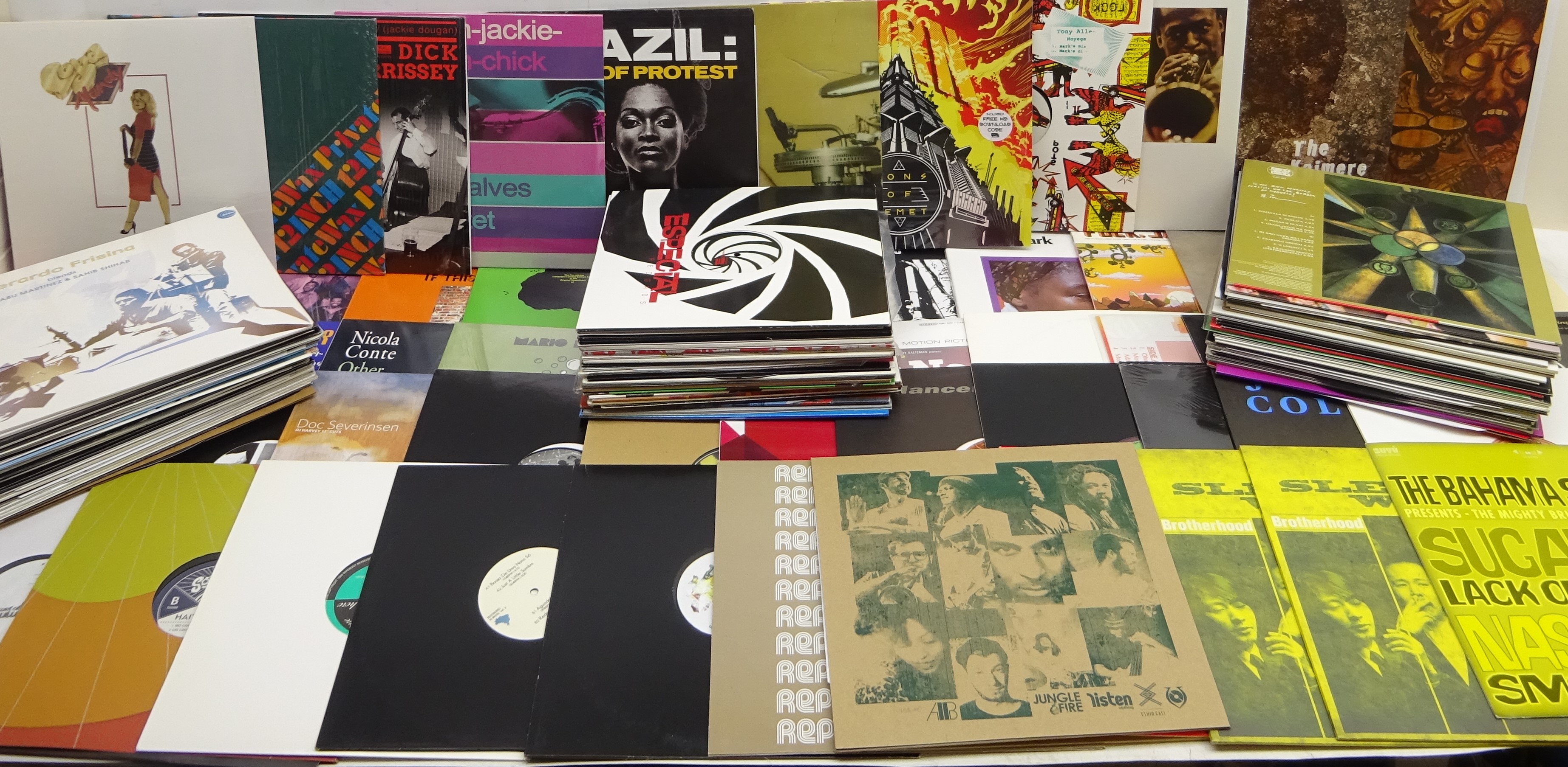 Collection of vinyl LP's including Paul Weller, Majid Bekkas, Miles Davis and other Jazz music,
