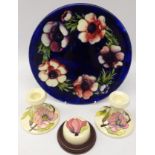 Moorcroft Anenome pattern plate, D26cm,