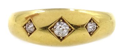 Victorian three stone diamond gypsy ring, Chester 1894 Condition Report Approx 3.