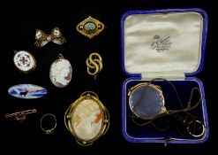 Pair of gold pince-nez, Victorian gold mourning ring and brooch, all tested 15ct,