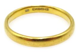22ct gold wedding band hallmarked Condition Report 4gm size R<a href='//www.