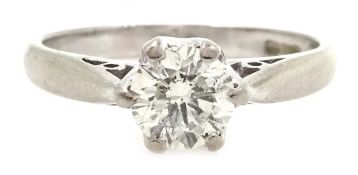 18ct white gold diamond solitaire ring 0.