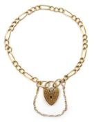 9ct gold figaro chain link bracelet, heart shaped lock hallmarked Condition Report 6.