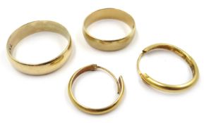 Two 9ct gold wedding rings hallmarked and two earrings Condition Report 8.