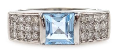 18ct white gold blue topaz and diamond ring stamped 750 Condition Report size O 7.