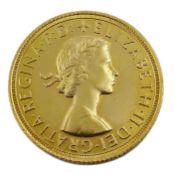 Queen Elizabeth II 1958 gold full sovereign Condition Report <a href='//www.