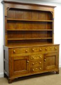 19th century oak dresser, projecting conrice, three shelf plate rack,