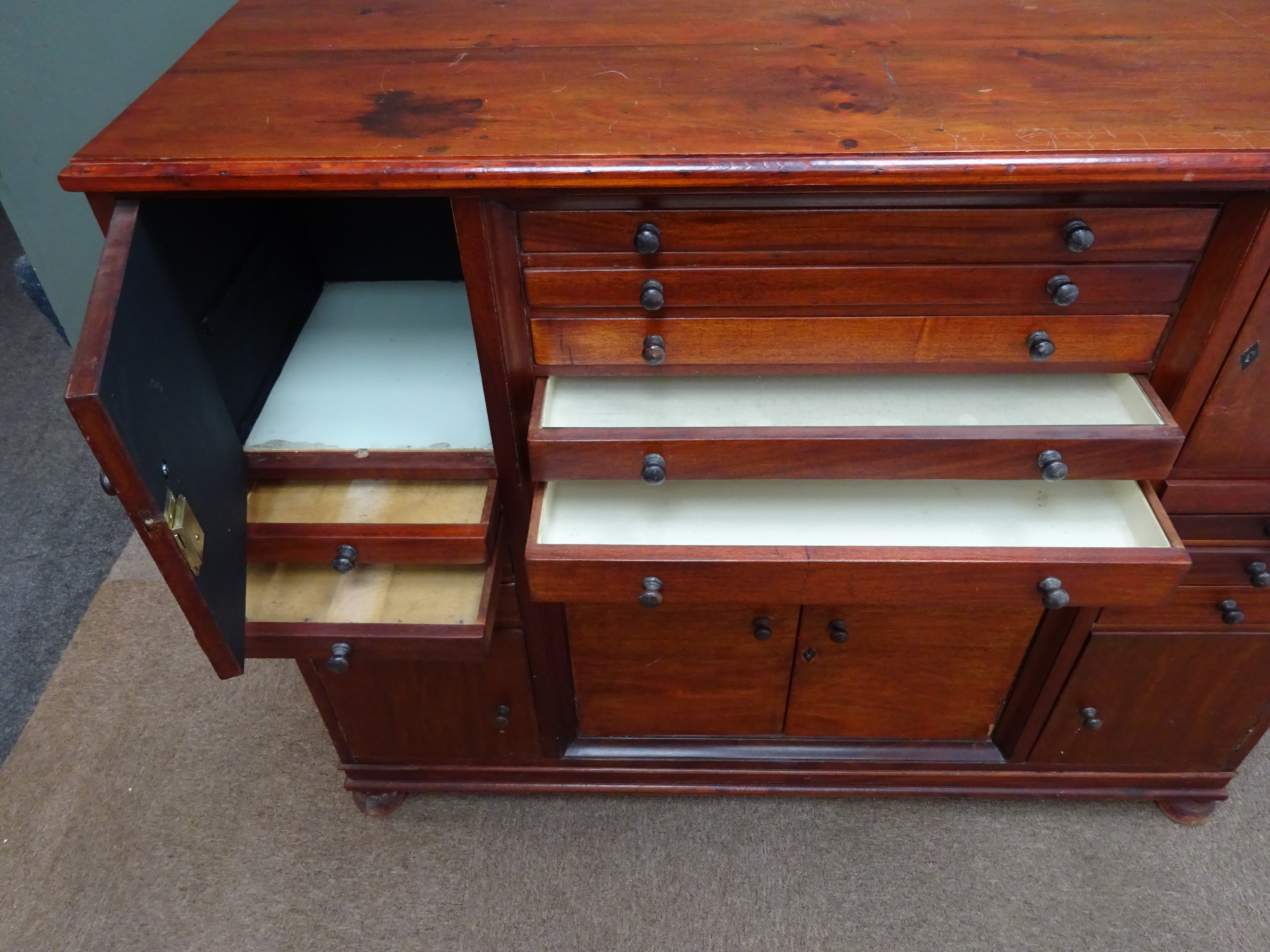 Edwardian mahogany specimen cabinet, moulded top, six long and eight graduating drawers, - Image 4 of 4