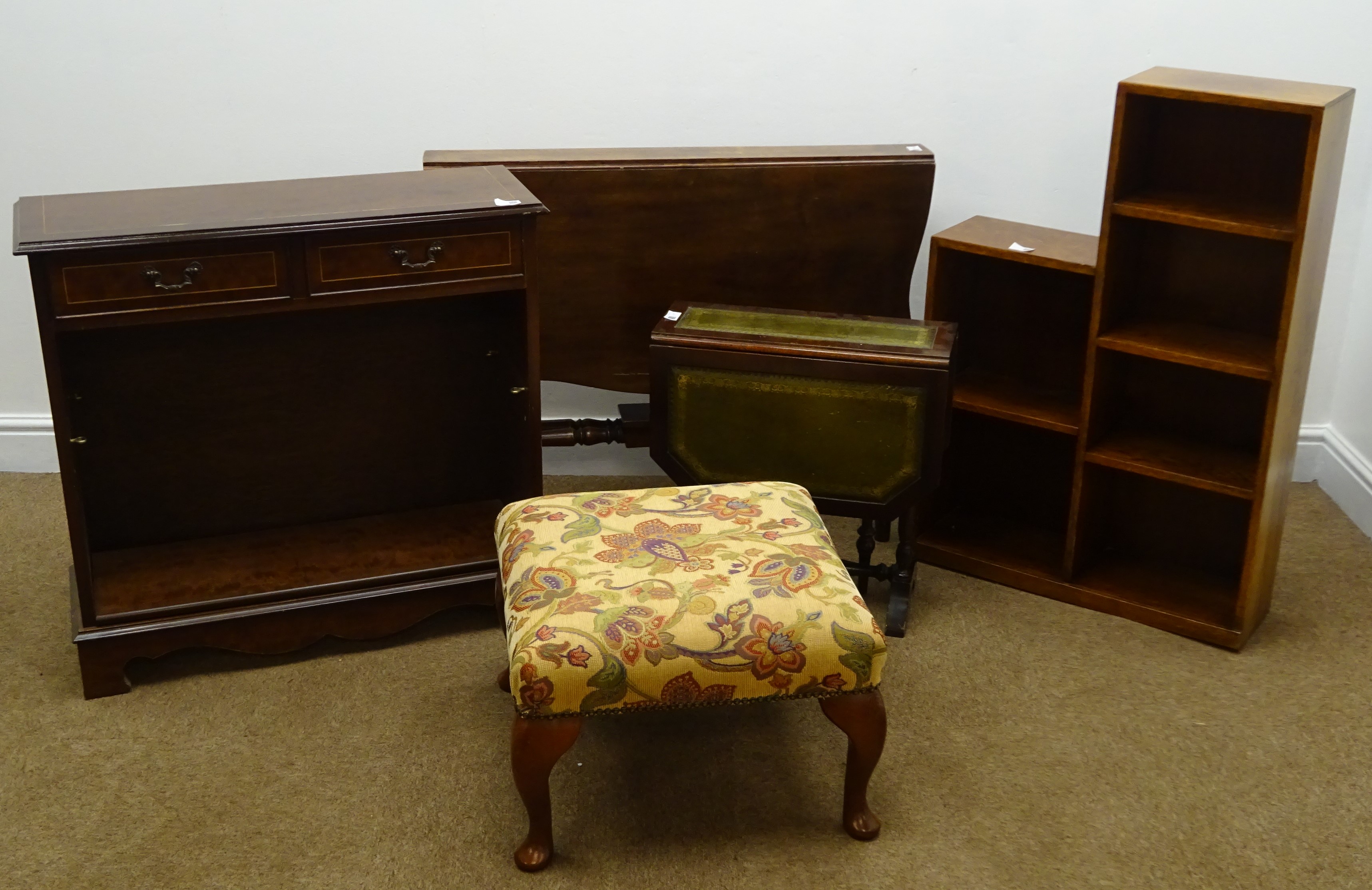 Early 20th century mahogany narrow drop leaf table, shaped top, turned supports, arched feet (W89cm,