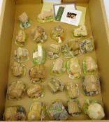 Twenty-six Lilliput Lane Cottages from the 'collectors club symbols of membership' including