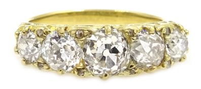 18ct gold (tested) five stone diamond ring, central diamond approx 0.