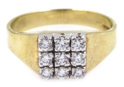 9ct gold cubic zirconia square dress ring Condition Report Approx 4.