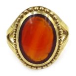 9ct gold oval agate ring, hallmarked Condition Report Approx 5gm,