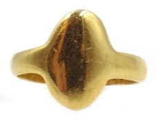 18ct gold (tested) signet ring, inscribed 29.12.