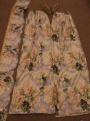 A pair of floral patterned thermal lined curtains (W290cm,