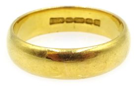 22ct gold wedding ring hallmarked, approx 5.